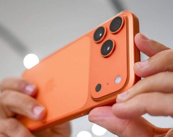 iPhone 17 Orange