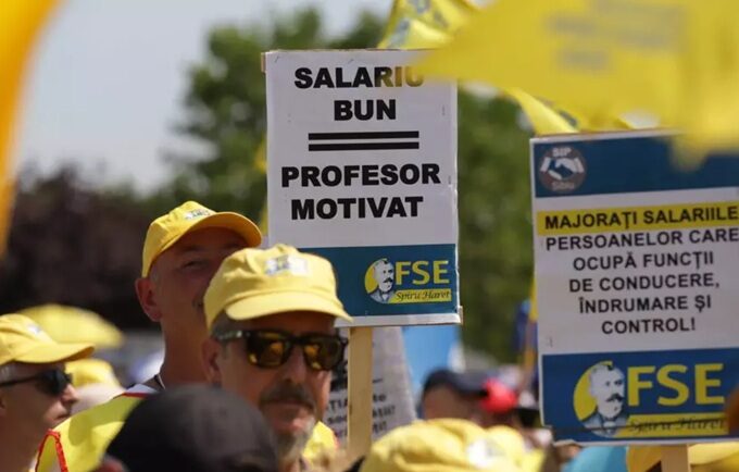 salarii profesori reduse de guvern